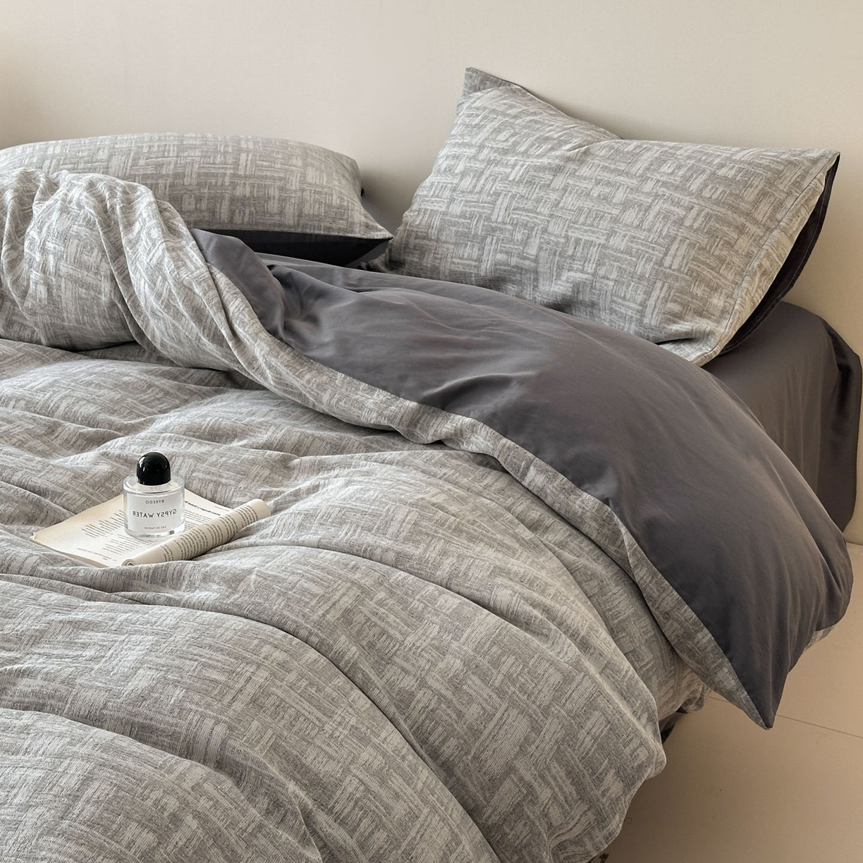 91家纺网 家纺一手货源 找家纺 慕尚家纺 2025新款全棉提花皱皱纱四件套 格纹-灰