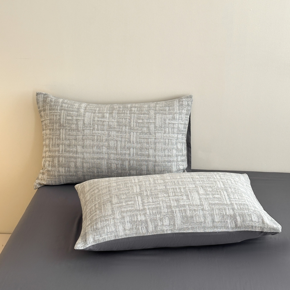 91家纺网 家纺一手货源 找家纺 慕尚家纺 2025新款全棉提花皱皱纱四件套 格纹-灰