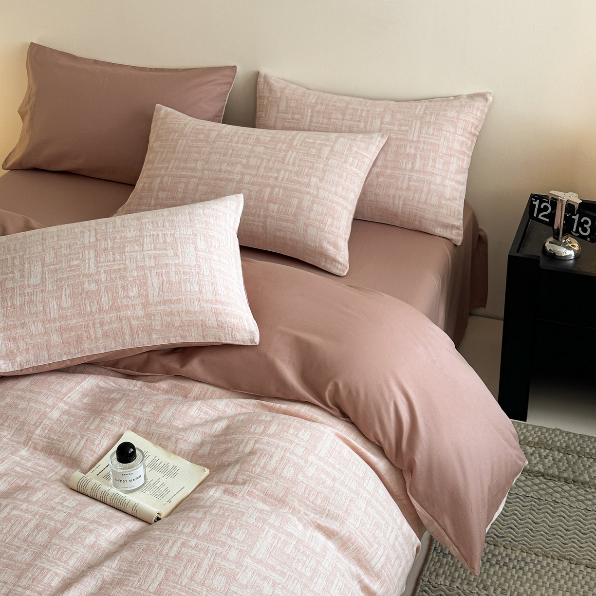 91家纺网 家纺一手货源 找家纺 慕尚家纺 2025新款全棉提花皱皱纱四件套 格纹-玫粉