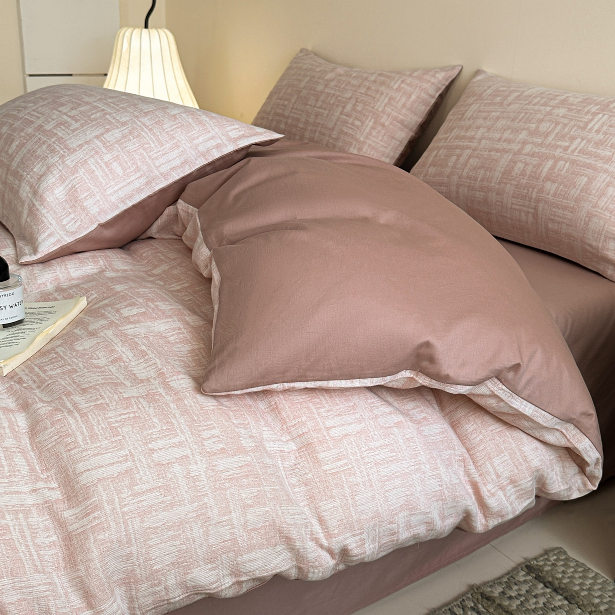 91家纺网 家纺一手货源 找家纺 慕尚家纺 2025新款全棉提花皱皱纱四件套 格纹-玫粉