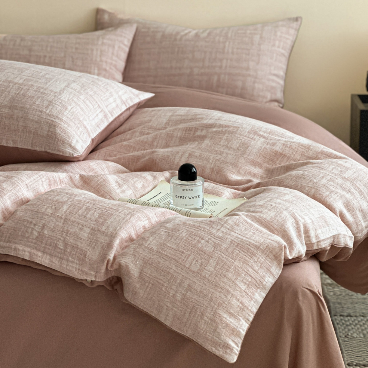 91家纺网 家纺一手货源 找家纺 慕尚家纺 2025新款全棉提花皱皱纱四件套 格纹-玫粉