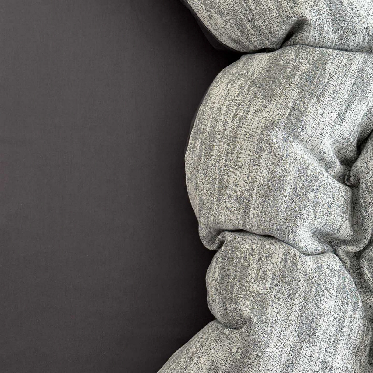 91家纺网 家纺一手货源 找家纺 慕尚家纺 2025新款全棉提花皱皱纱四件套 莫妮-黑灰