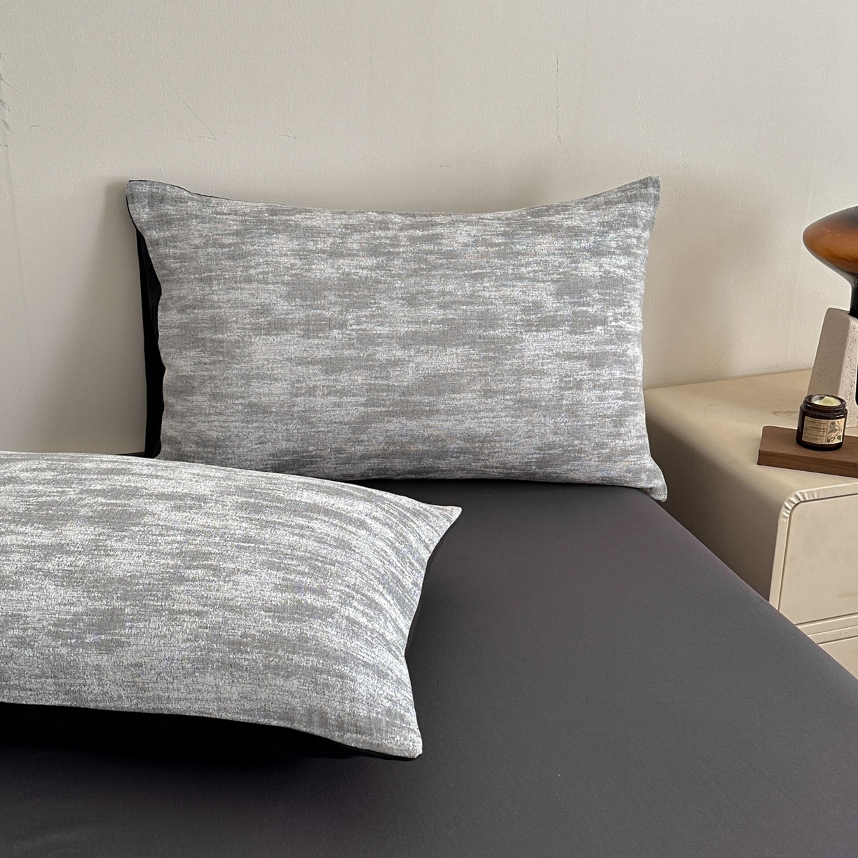 91家纺网 家纺一手货源 找家纺 慕尚家纺 2025新款全棉提花皱皱纱四件套 莫妮-黑灰