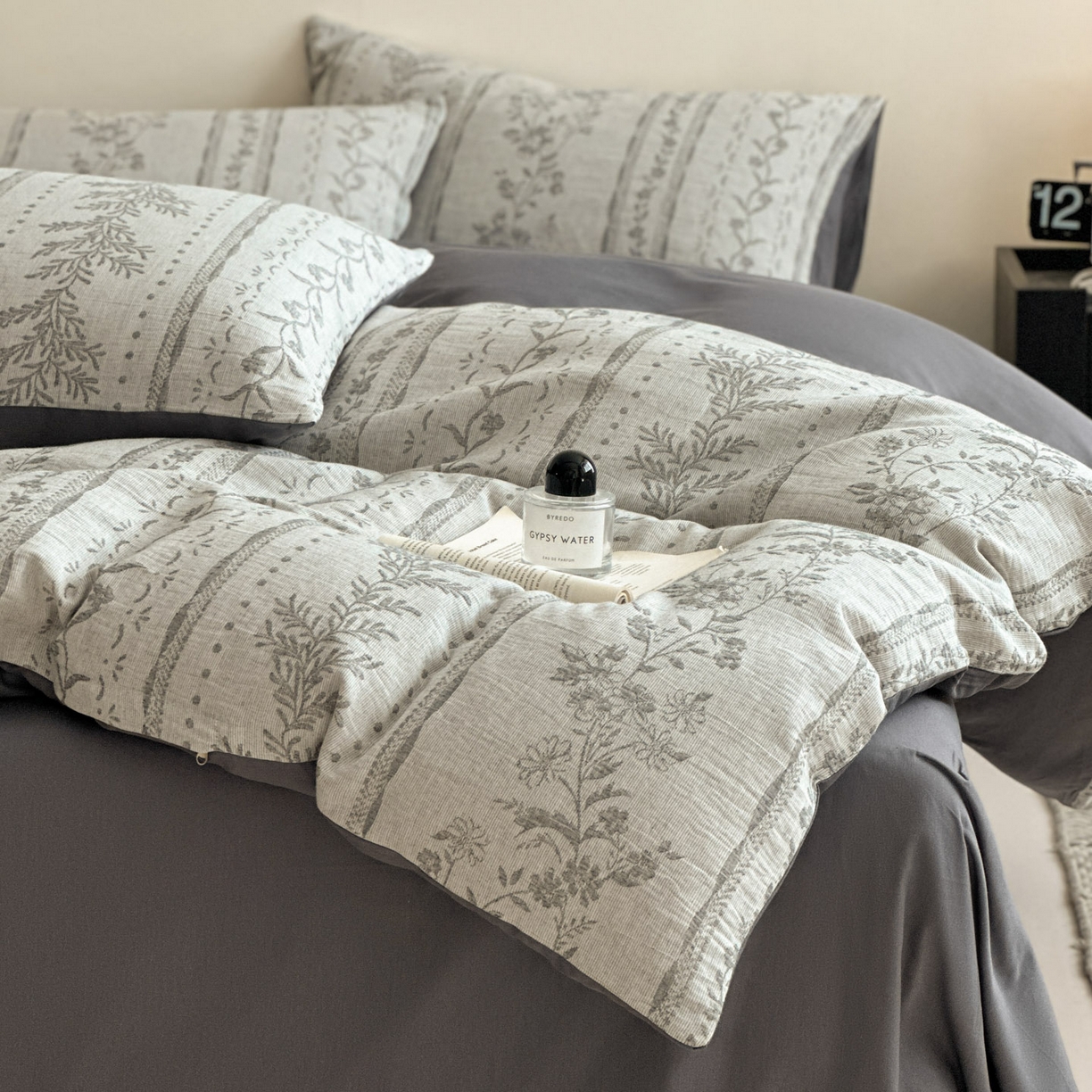 91家纺网 家纺一手货源 找家纺 慕尚家纺 2025新款全棉提花皱皱纱四件套 柔茵-灰