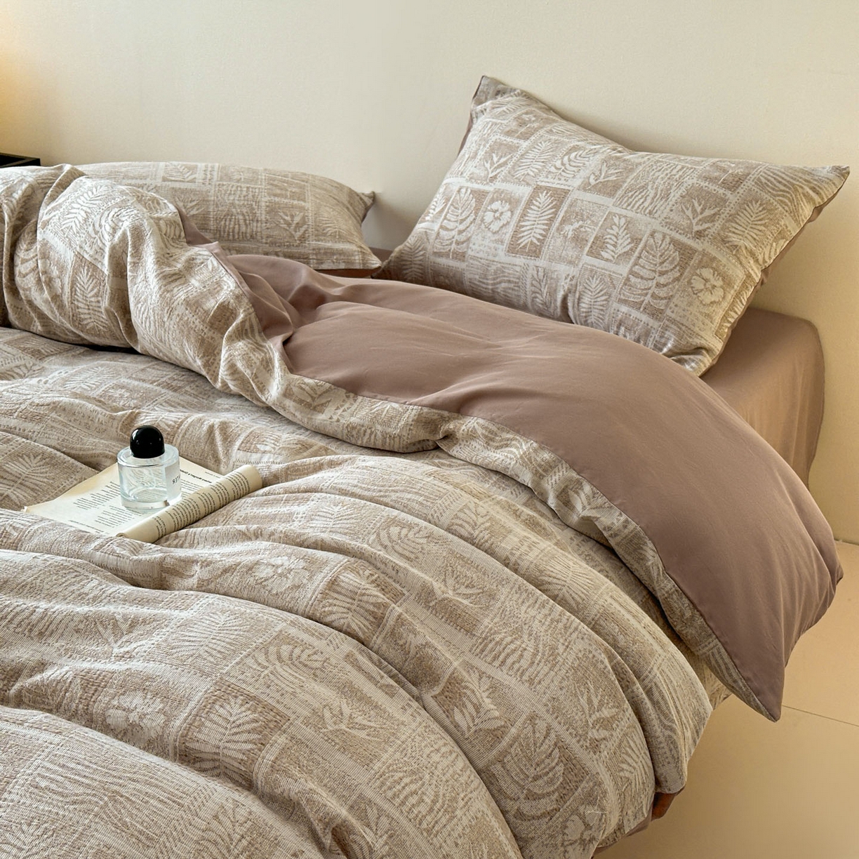 91家纺网 家纺一手货源 找家纺 慕尚家纺 2025新款全棉提花皱皱纱四件套 消消乐-卡其