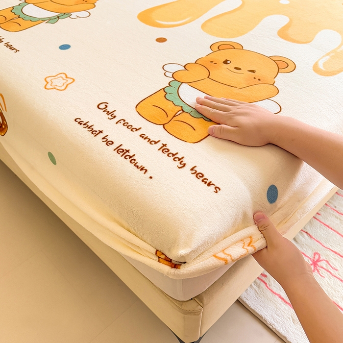 91家纺网 家纺一手货源 找家纺 518家纺 2025新款高克重印花牛奶绒单床笠可定制 芝士熊