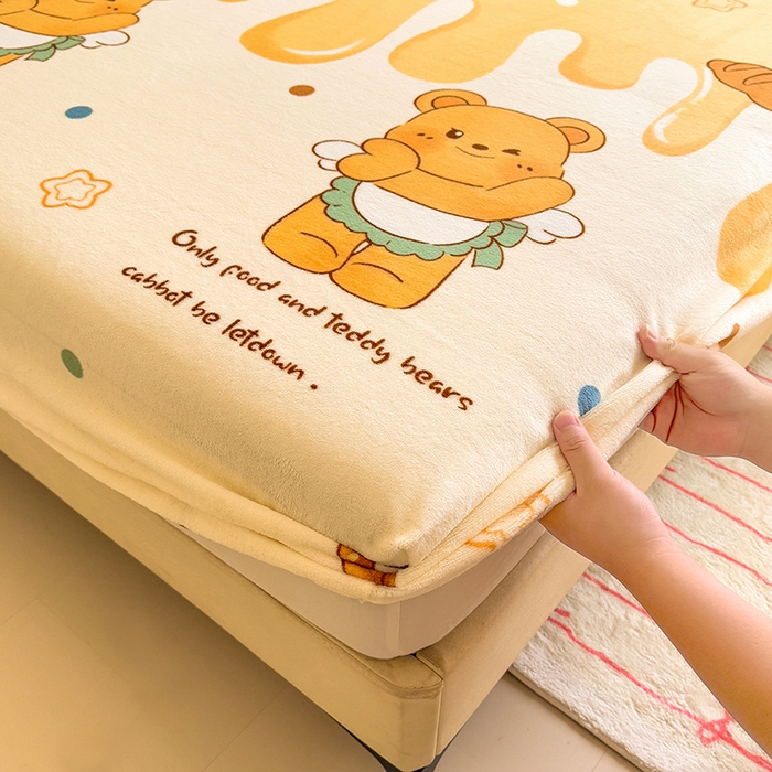 91家纺网 家纺一手货源 找家纺 518家纺 2025新款高克重印花牛奶绒单床笠可定制 芝士熊