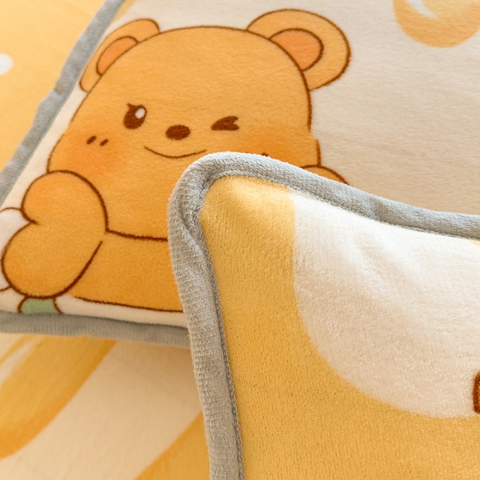 91家纺网 家纺一手货源 找家纺 518家纺2025新款高克重200g印花牛奶绒单枕套 芝士熊