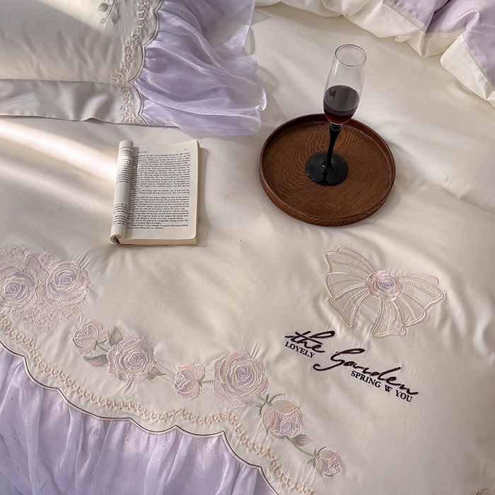 91家纺网 家纺一手货源 找家纺 优悦生活馆 2025新款新疆长绒棉纯棉花边刺绣四件套-花间悟语 花间悟语-梦境紫