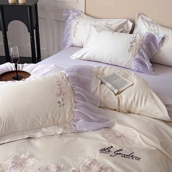 91家纺网 家纺一手货源 找家纺 优悦生活馆 2025新款新疆长绒棉纯棉花边刺绣四件套-花间悟语 花间悟语-梦境紫