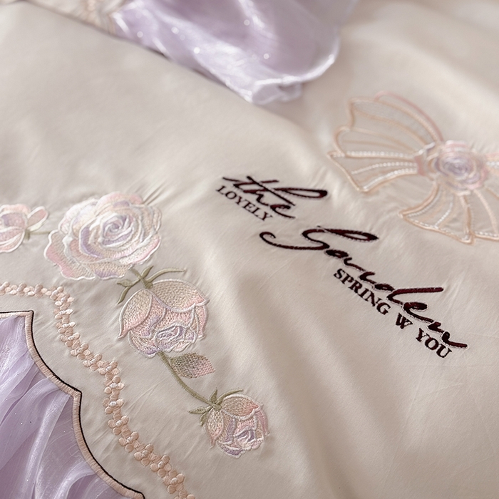 91家纺网 家纺一手货源 找家纺 优悦生活馆 2025新款新疆长绒棉纯棉花边刺绣四件套-花间悟语 花间悟语-梦境紫