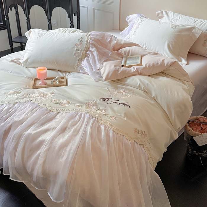 91家纺网 家纺一手货源 找家纺 优悦生活馆 2025新款新疆长绒棉纯棉花边刺绣四件套-花间悟语 花间悟语-清新粉