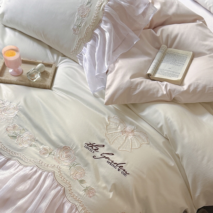 91家纺网 家纺一手货源 找家纺 优悦生活馆 2025新款新疆长绒棉纯棉花边刺绣四件套-花间悟语 花间悟语-清新粉