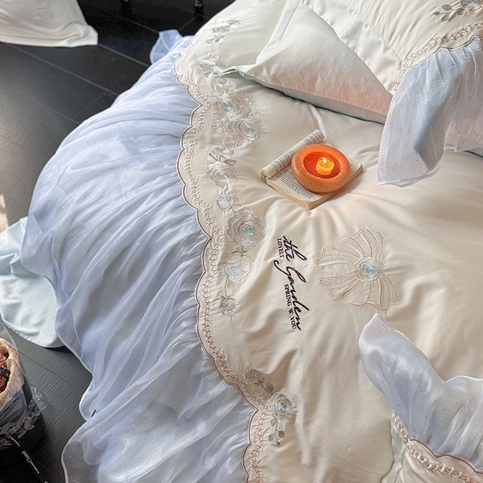 91家纺网 家纺一手货源 找家纺 优悦生活馆 2025新款新疆长绒棉纯棉花边刺绣四件套-花间悟语 花间悟语-海盐蓝