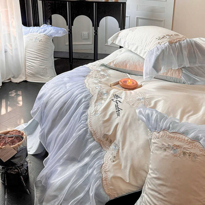 91家纺网 家纺一手货源 找家纺 优悦生活馆 2025新款新疆长绒棉纯棉花边刺绣四件套-花间悟语 花间悟语-海盐蓝