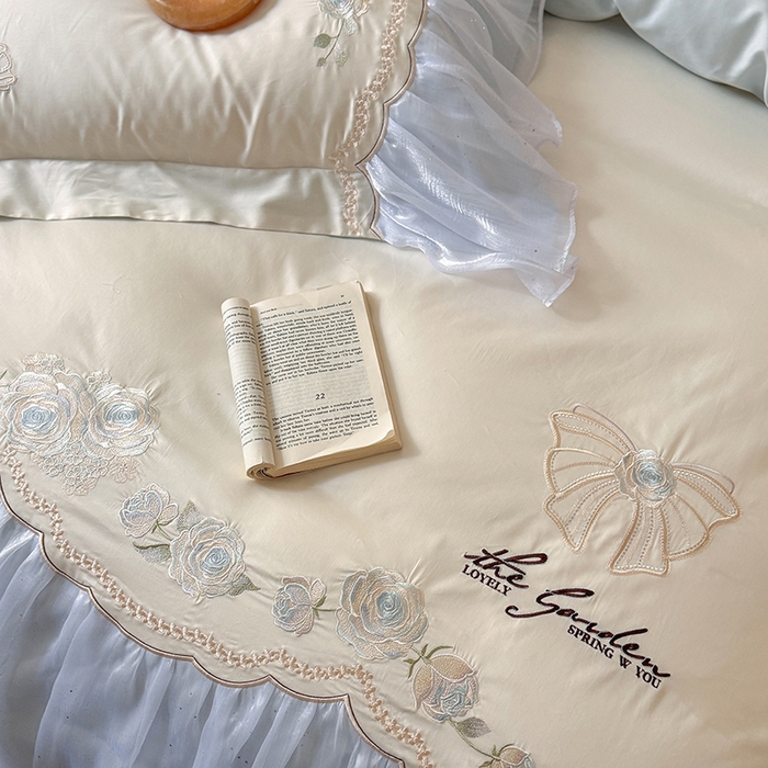 91家纺网 家纺一手货源 找家纺 优悦生活馆 2025新款新疆长绒棉纯棉花边刺绣四件套-花间悟语 花间悟语-海盐蓝