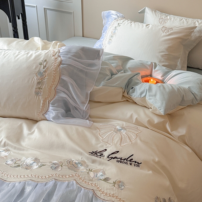 91家纺网 家纺一手货源 找家纺 优悦生活馆 2025新款新疆长绒棉纯棉花边刺绣四件套-花间悟语 花间悟语-海盐蓝