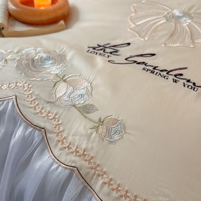 91家纺网 家纺一手货源 找家纺 优悦生活馆 2025新款新疆长绒棉纯棉花边刺绣四件套-花间悟语 花间悟语-海盐蓝