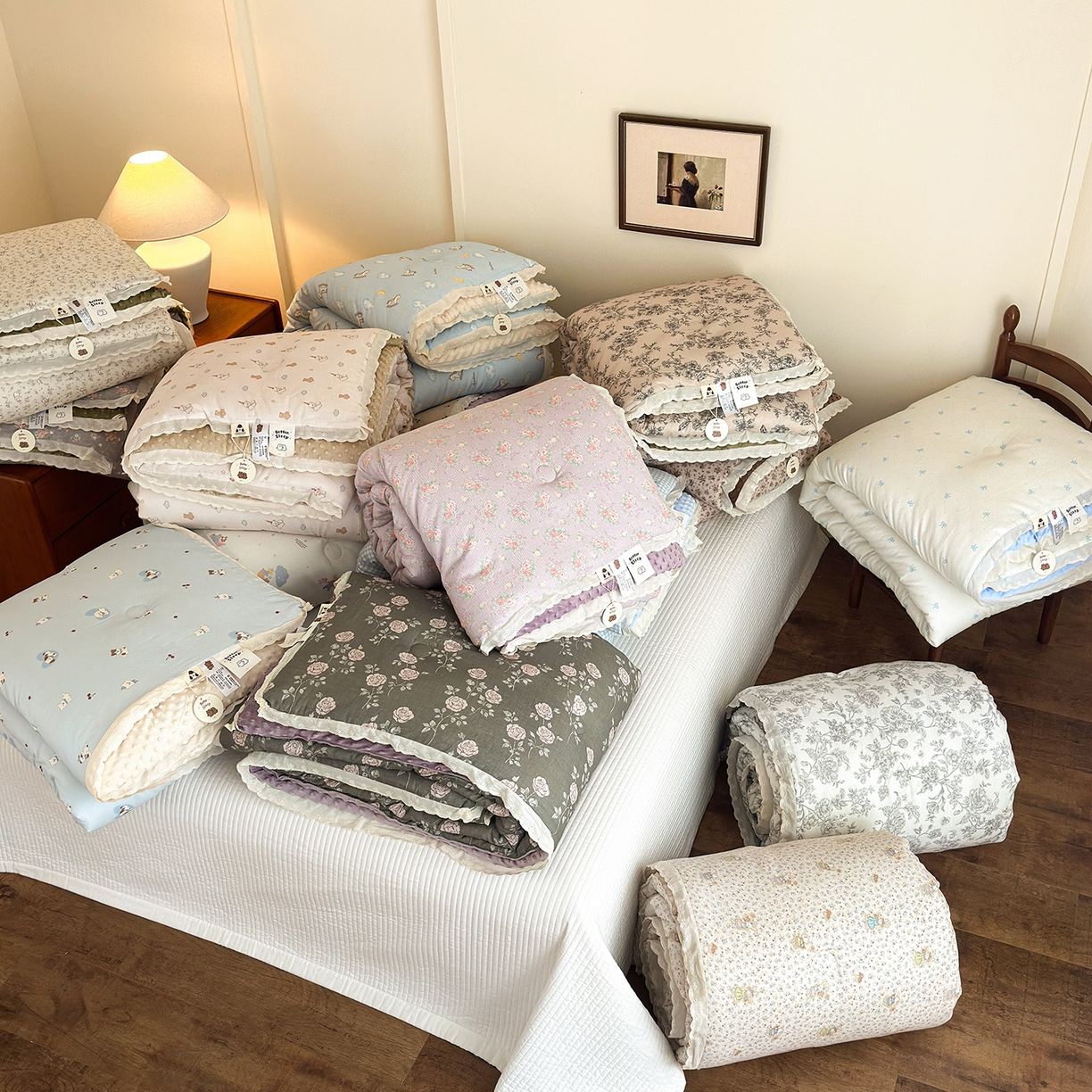 91家纺网 家纺一手货源 找家纺 （总）星期八 2025新款全棉双层纱花边豆豆被四件套