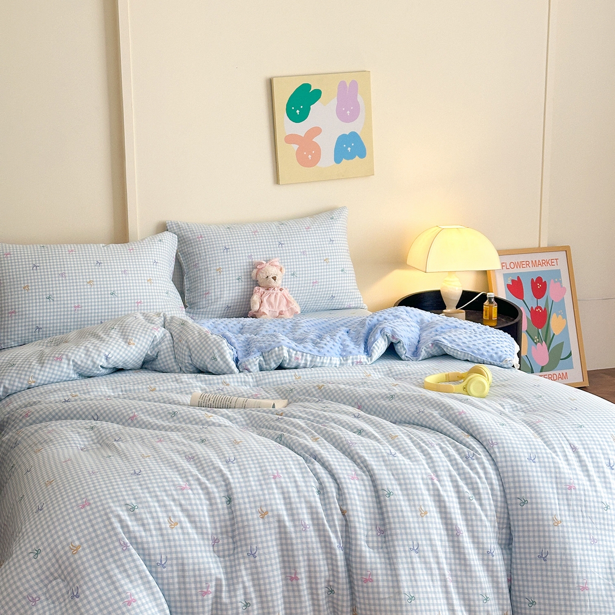 91家纺网 家纺一手货源 找家纺 星期八 2025新款全棉双层纱花边豆豆被四件套 彩色蝴蝶结