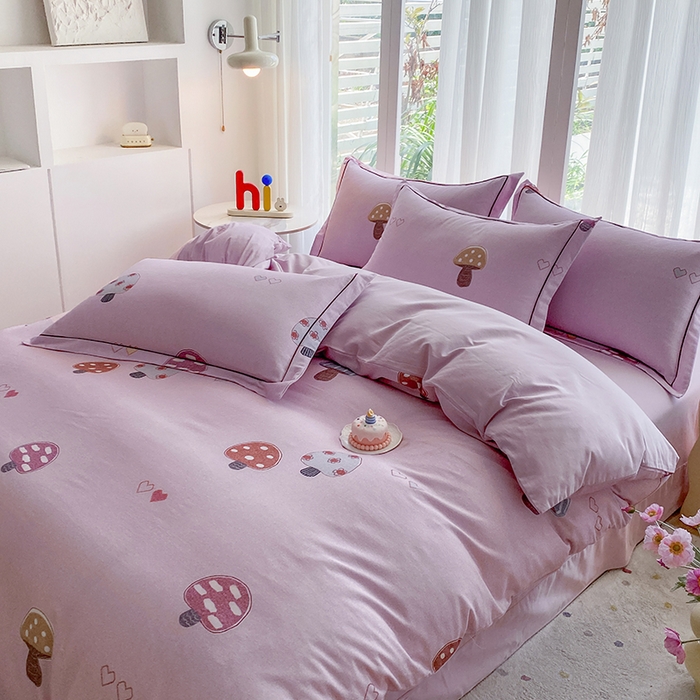 91家纺网 家纺一手货源 找家纺 眷恋家纺 2025新款秋冬超柔全棉精梳棉磨毛三件套四件套 蘑菇园-粉（有小号）