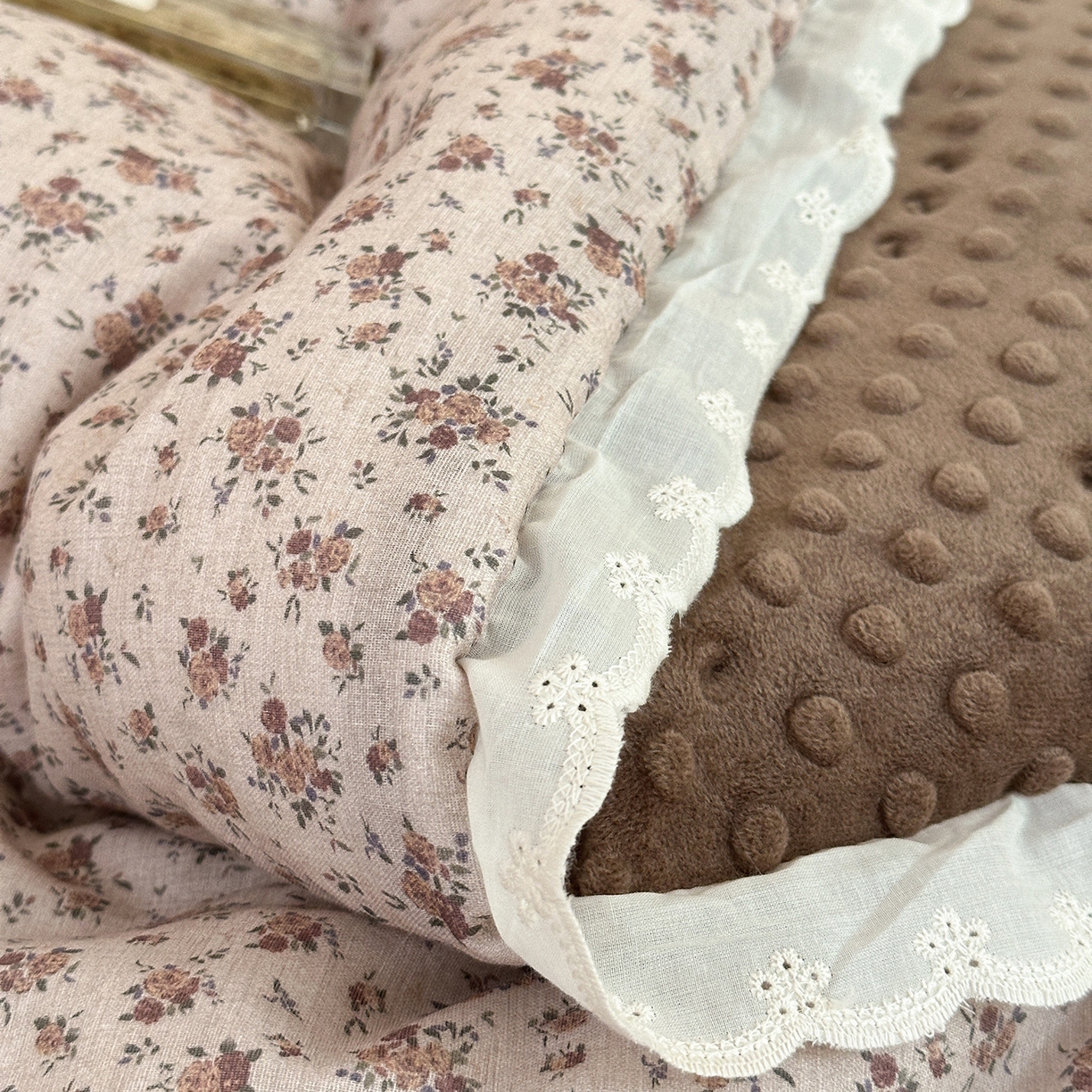 91家纺网 家纺一手货源 找家纺 星期八 2025新款全棉双层纱花边豆豆被四件套 丁香