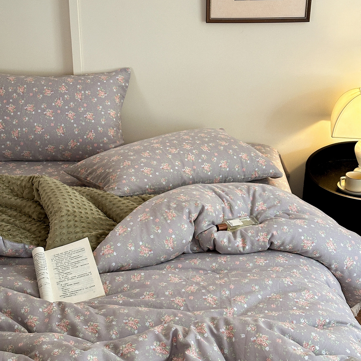 91家纺网 家纺一手货源 找家纺 星期八 2025新款全棉双层纱花边豆豆被四件套 风铃