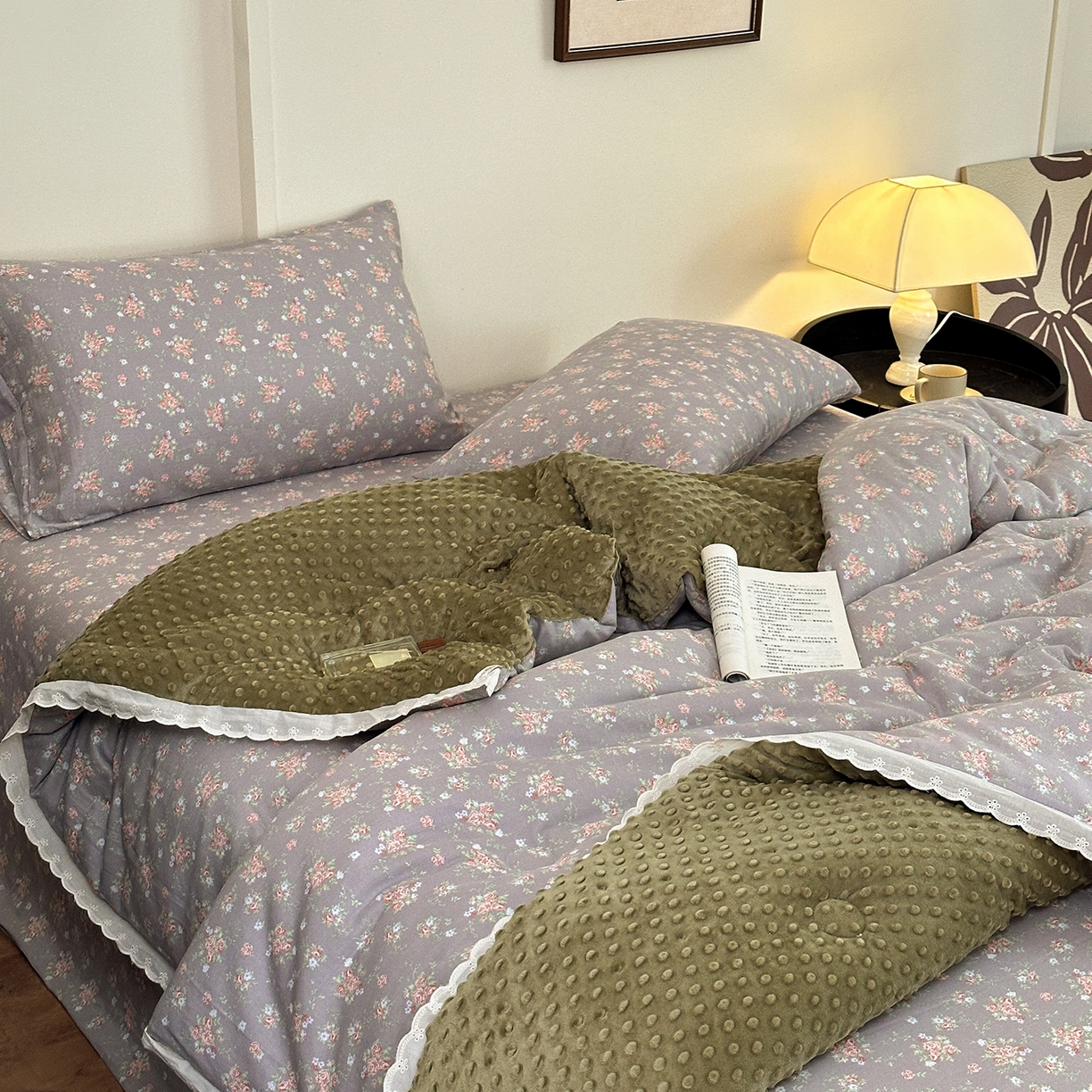 91家纺网 家纺一手货源 找家纺 星期八 2025新款全棉双层纱花边豆豆被四件套 风铃