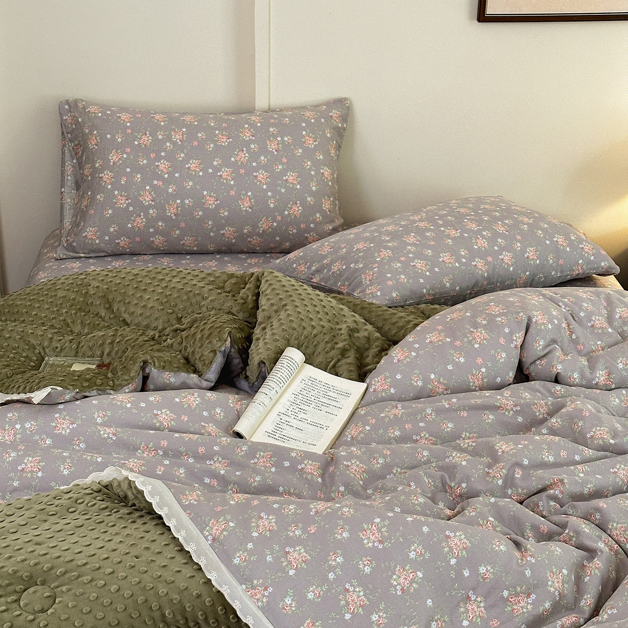 91家纺网 家纺一手货源 找家纺 星期八 2025新款全棉双层纱花边豆豆被四件套 风铃