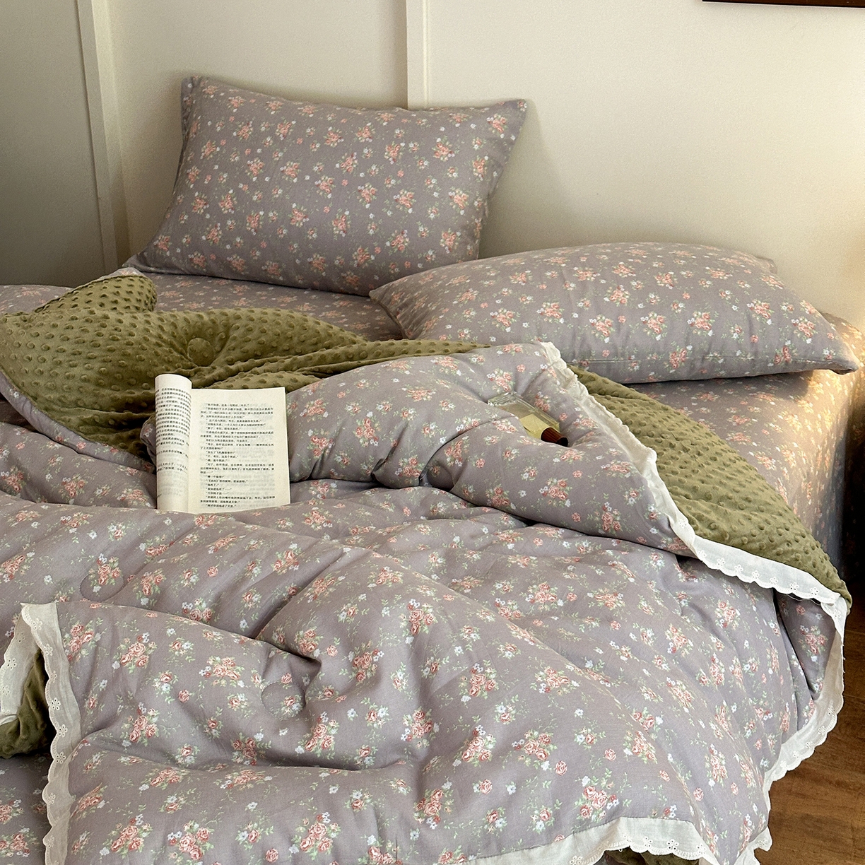 91家纺网 家纺一手货源 找家纺 星期八 2025新款全棉双层纱花边豆豆被四件套 风铃