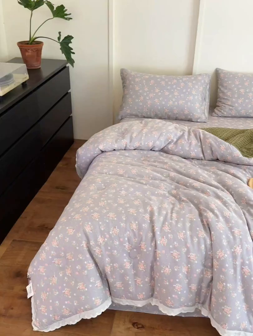 91家纺网 家纺一手货源 找家纺 星期八 2025新款全棉双层纱花边豆豆被四件套 风铃