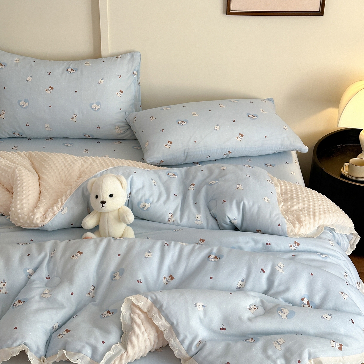 星期八 2025新款全棉双层纱花边豆豆被四件套 狗狗乐园