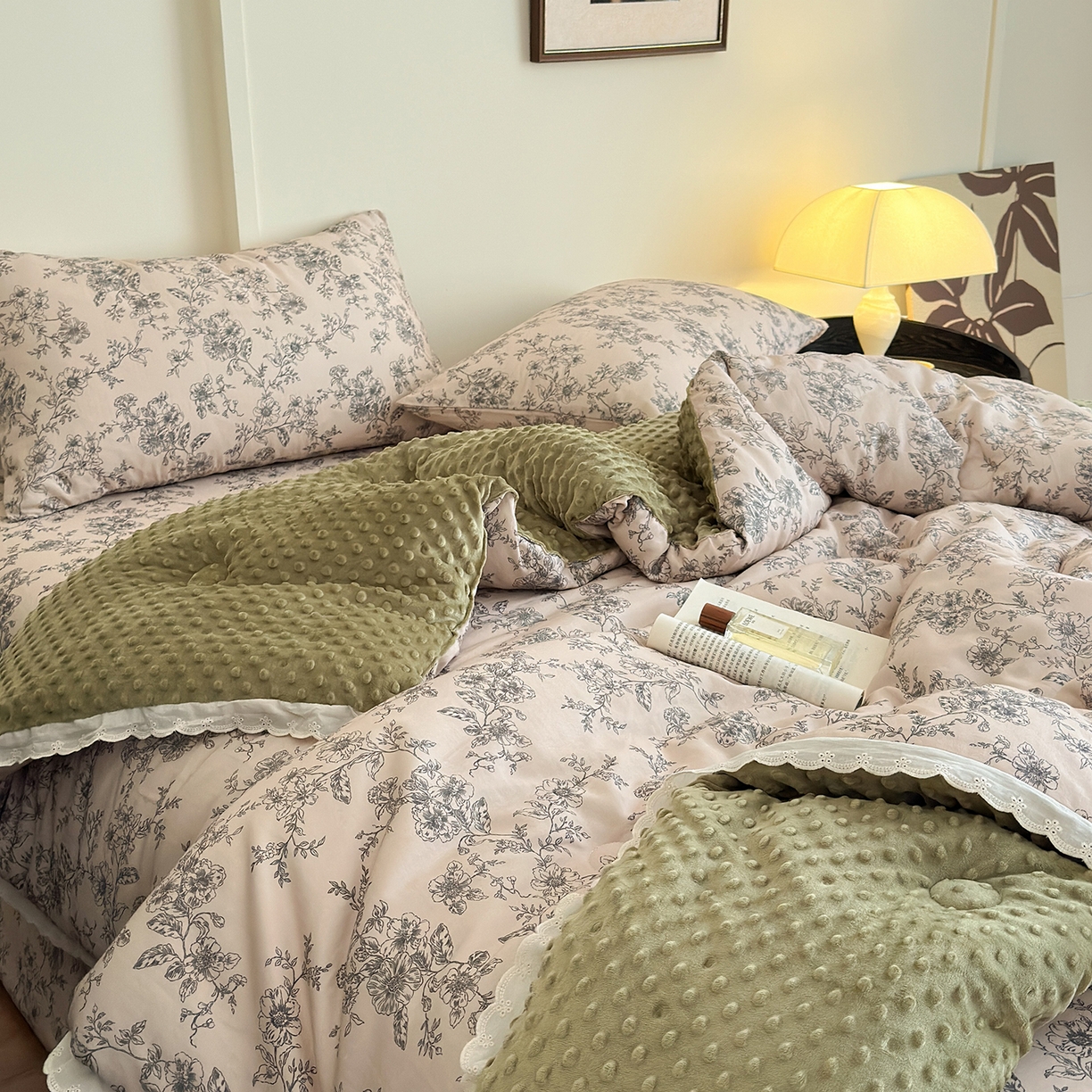 91家纺网 家纺一手货源 找家纺 星期八 2025新款全棉双层纱花边豆豆被四件套 莫奈