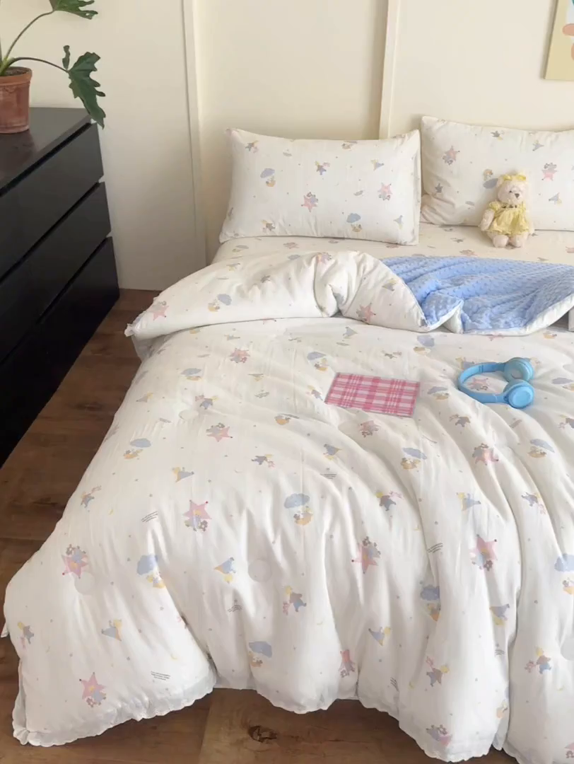 91家纺网 家纺一手货源 找家纺 星期八 2025新款全棉双层纱花边豆豆被四件套 小王子