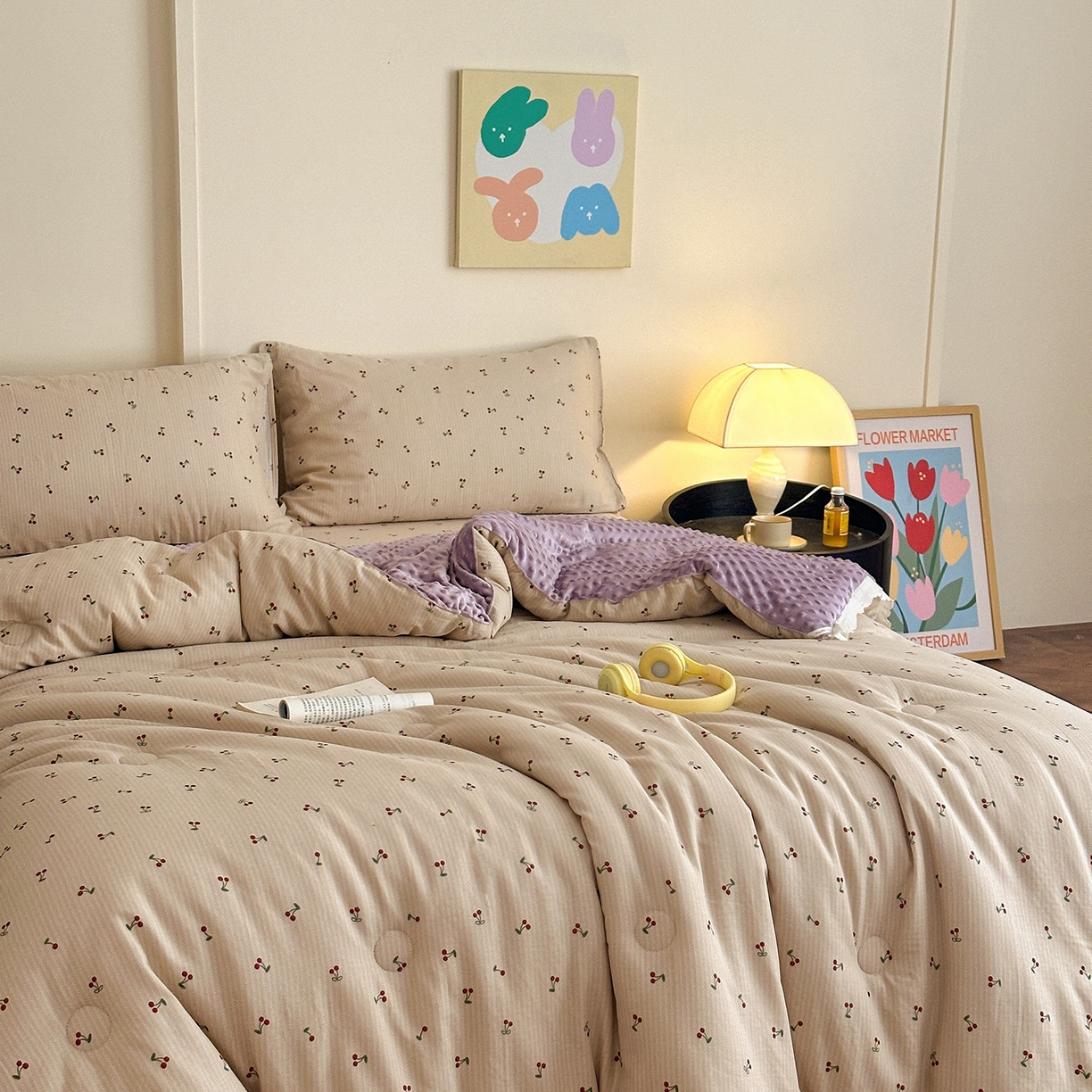 91家纺网 家纺一手货源 找家纺 星期八 2025新款全棉双层纱花边豆豆被四件套 小樱桃