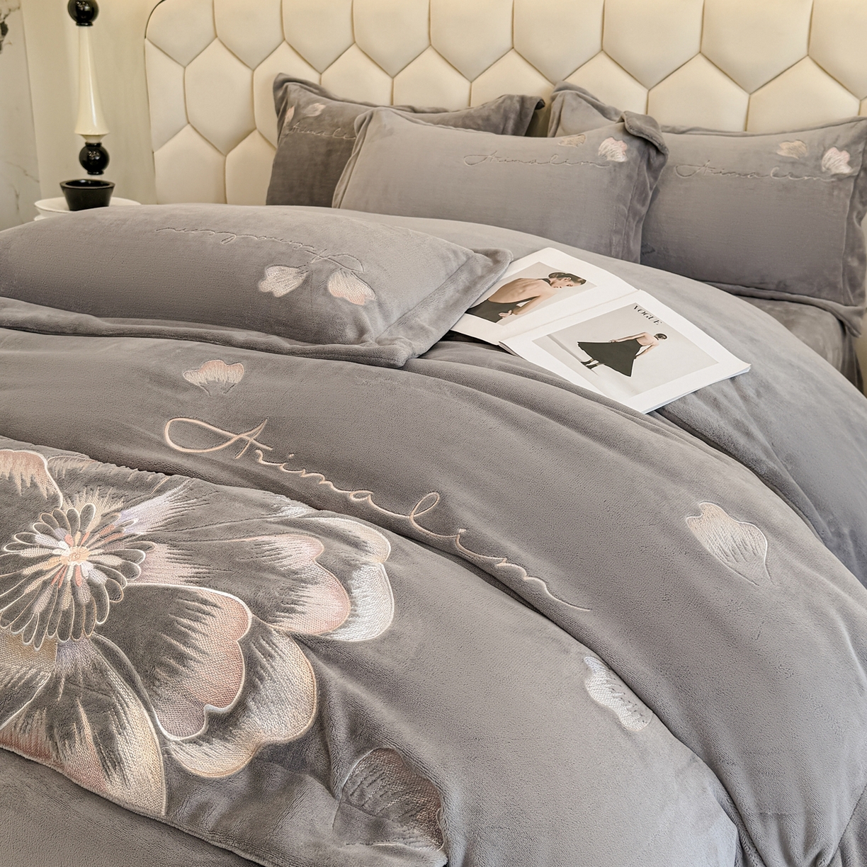 狂想家 2025新款刺绣牛奶绒四件套向阳花系列 向阳花-高级灰