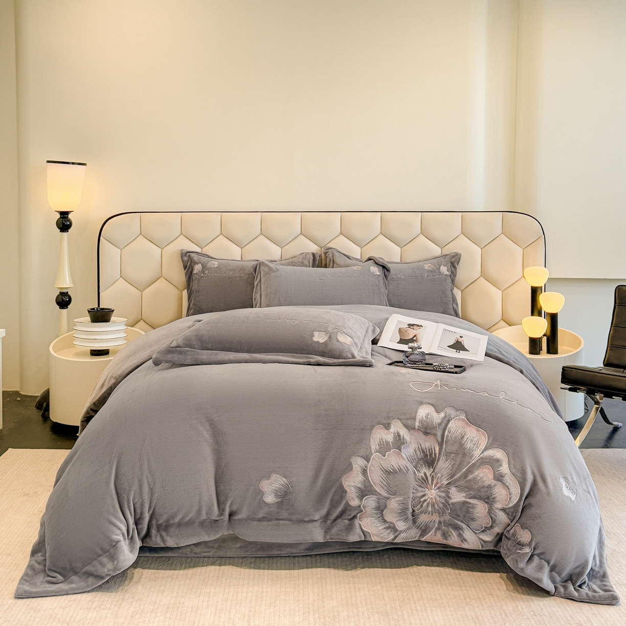 91家纺网 家纺一手货源 找家纺 狂想家 2025新款刺绣牛奶绒四件套向阳花系列 向阳花-高级灰