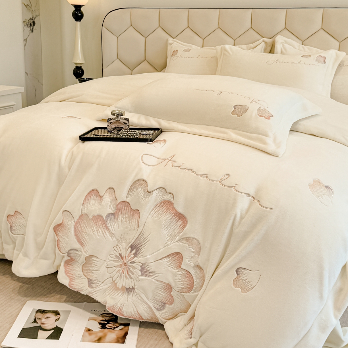 91家纺网 家纺一手货源 找家纺 狂想家 2025新款刺绣牛奶绒四件套向阳花系列 向阳花-暖冬白