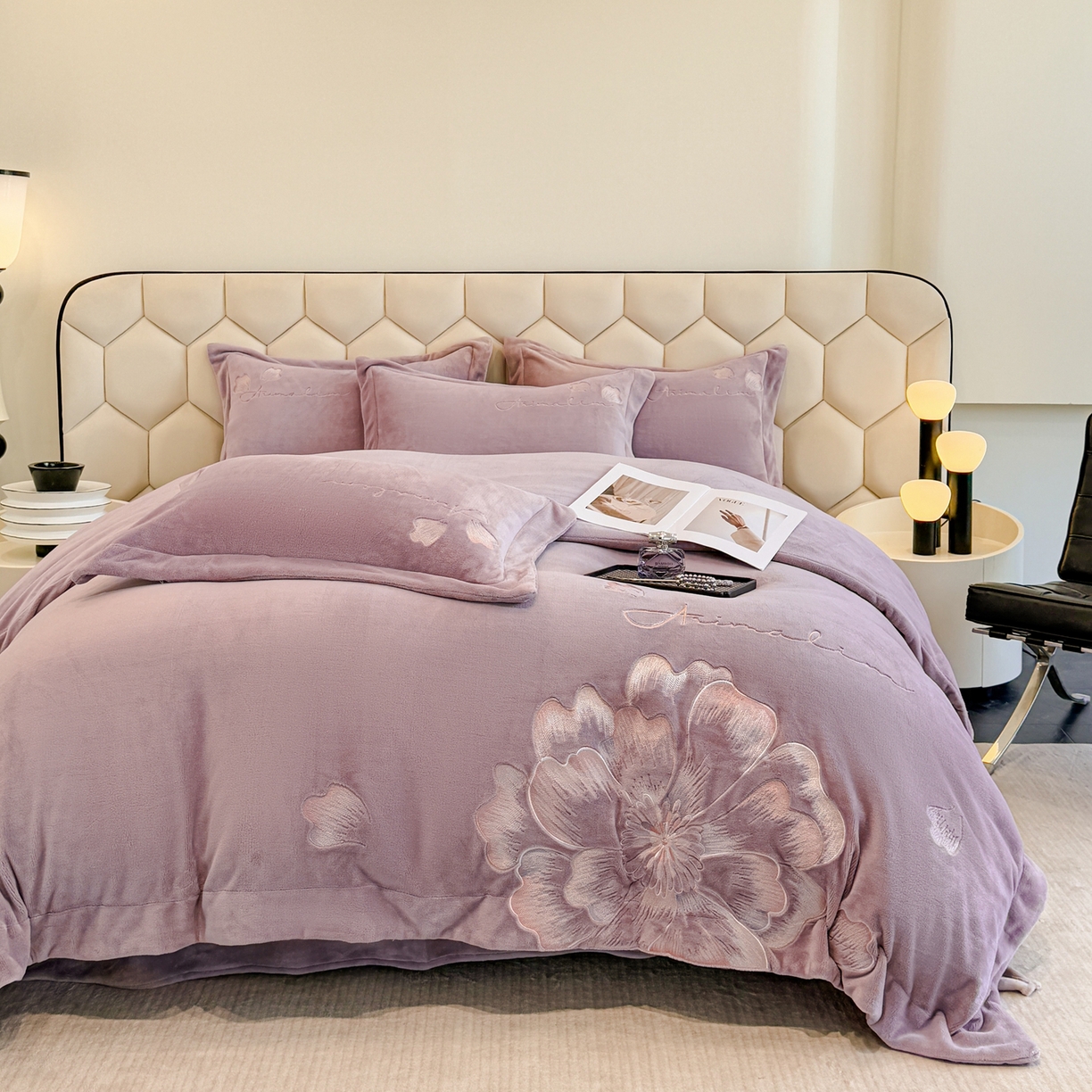 91家纺网 家纺一手货源 找家纺 狂想家 2025新款刺绣牛奶绒四件套向阳花系列 向阳花-香芋紫