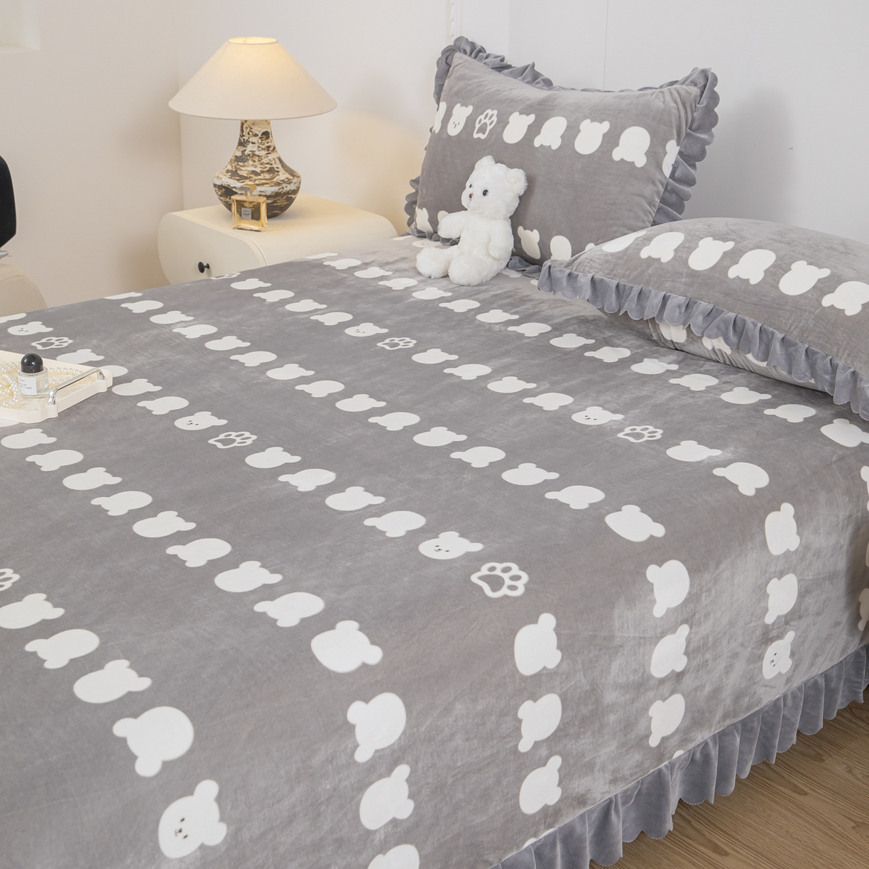 91家纺网 家纺一手货源 找家纺 手艺人家纺 2025新款宝宝绒单层床盖三件套 NDC51