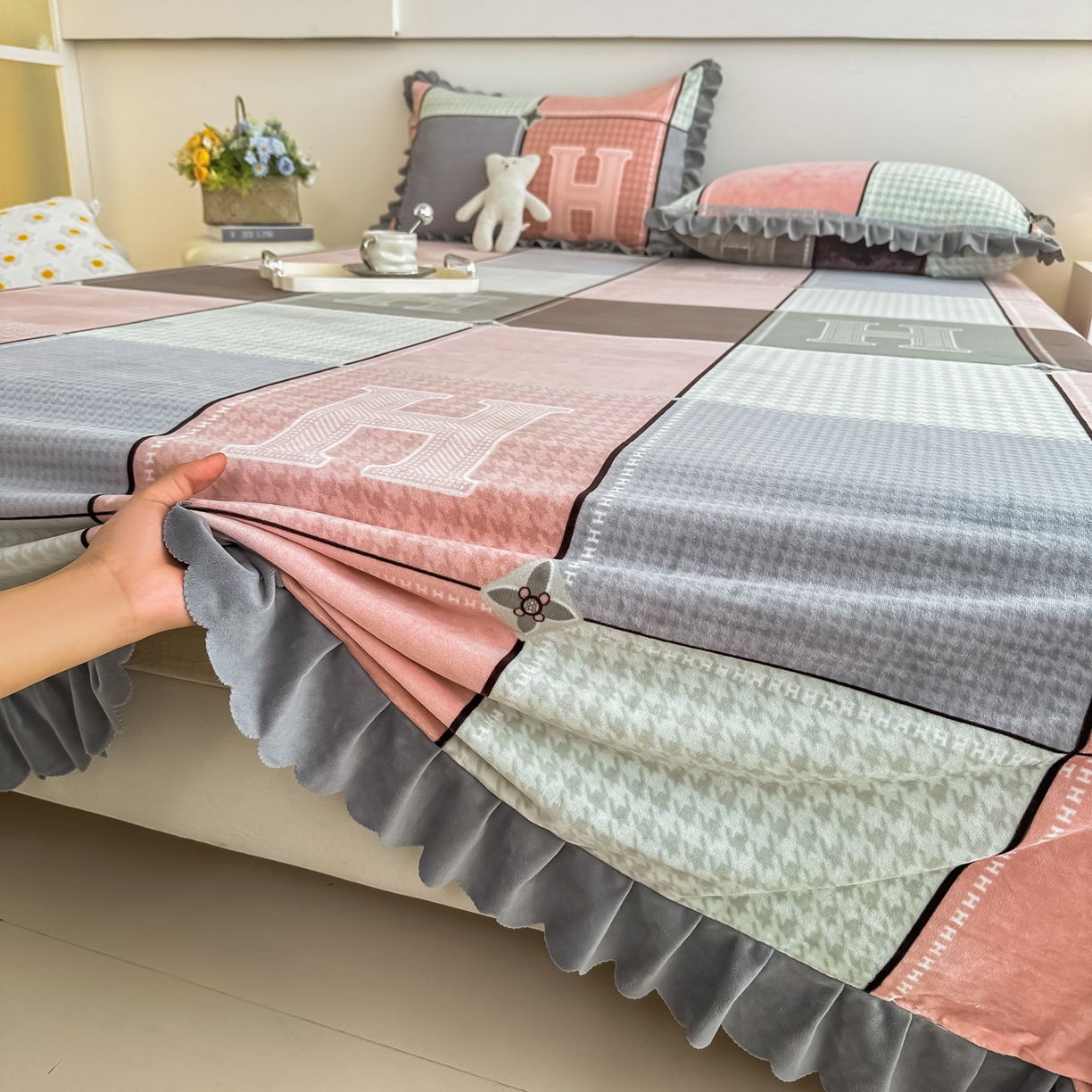 91家纺网 家纺一手货源 找家纺 手艺人家纺 2025新款宝宝绒单层床盖三件套 NDC16