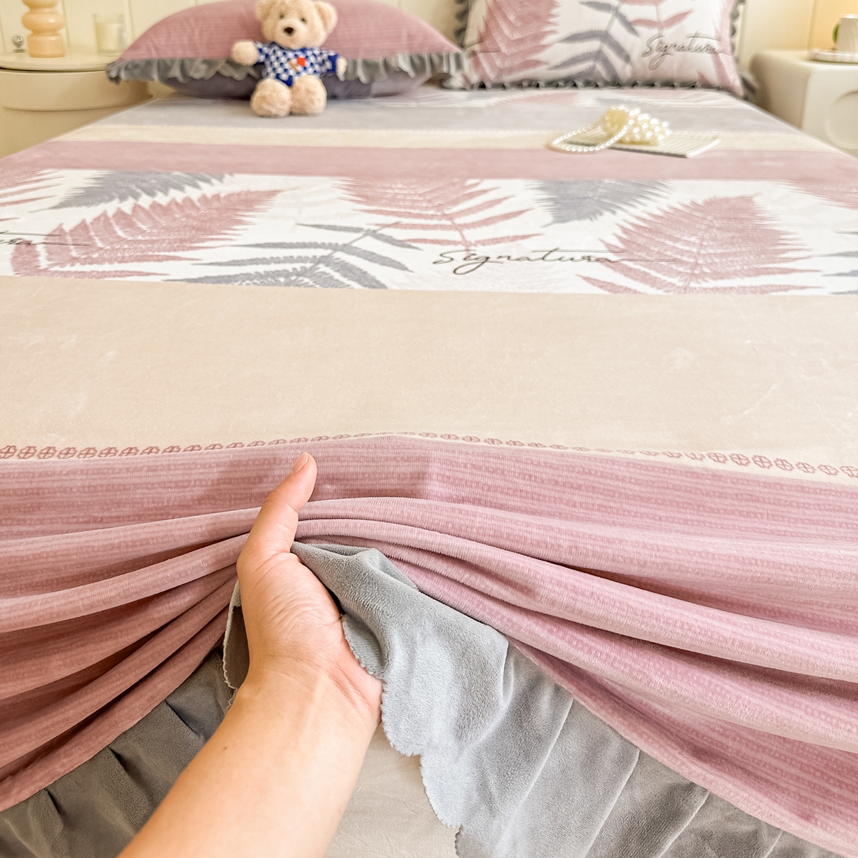 91家纺网 家纺一手货源 找家纺 手艺人家纺 2025新款宝宝绒单层床盖三件套 NDC26