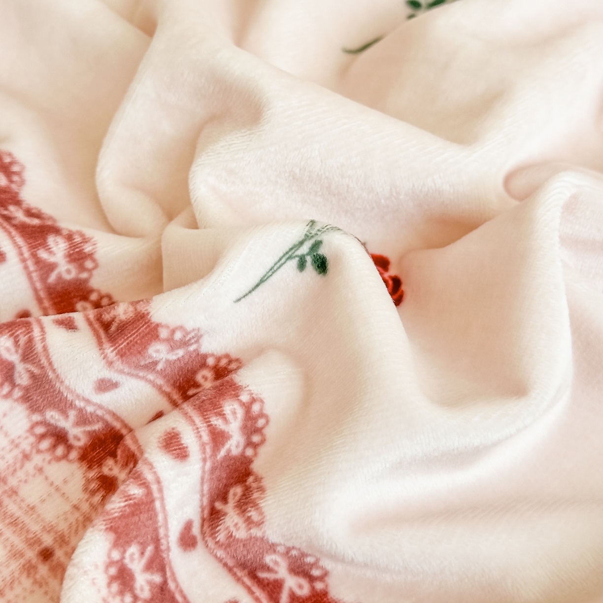 91家纺网 家纺一手货源 找家纺 手艺人家纺 2025新款宝宝绒单层床盖三件套 NDC23