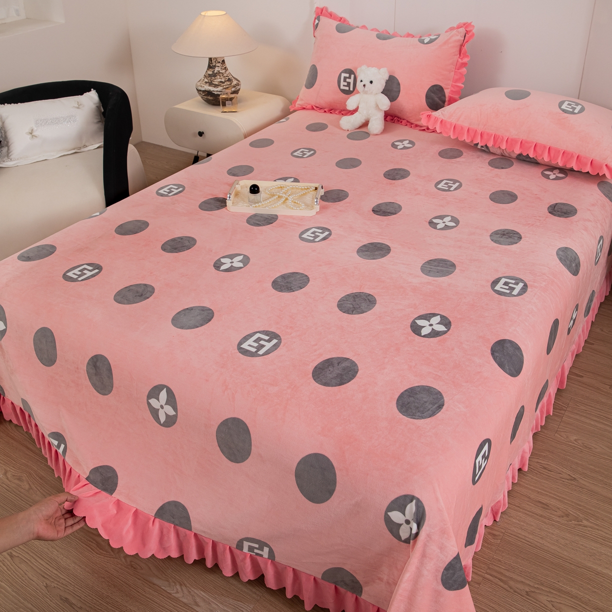 91家纺网 家纺一手货源 找家纺 手艺人家纺 2025新款宝宝绒单层床盖三件套 NDC57