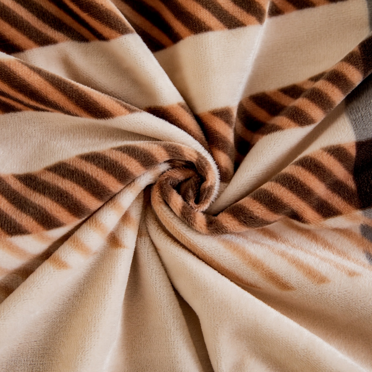 91家纺网 家纺一手货源 找家纺 手艺人家纺 2025新款宝宝绒单层床盖三件套 NDC52