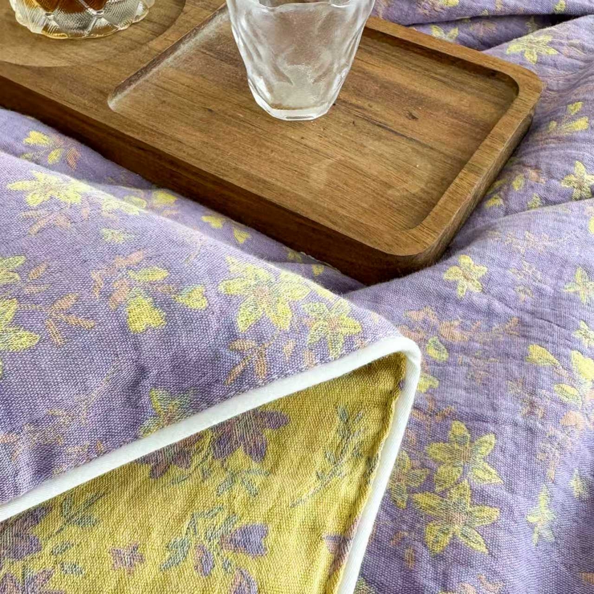 91家纺网 家纺一手货源 找家纺 睡棉坊 2025新款全棉色织提花双层纱春秋被芯冬被 诗画-紫