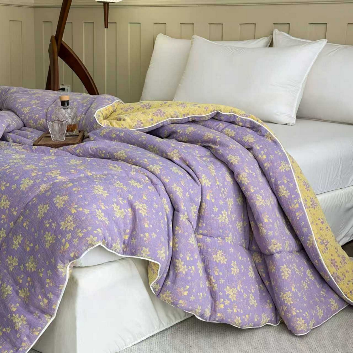 91家纺网 家纺一手货源 找家纺 睡棉坊 2025新款全棉色织提花双层纱春秋被芯冬被 诗画-紫
