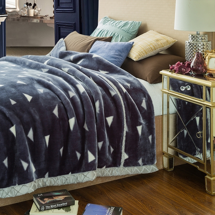 91家纺网 家纺一手货源 找家纺 铺尚美家纺 2025新款拉舍尔毛毯毯子双层加厚不加棉不加布 4-12斤可定制外贸毛毯 701 灰色三角