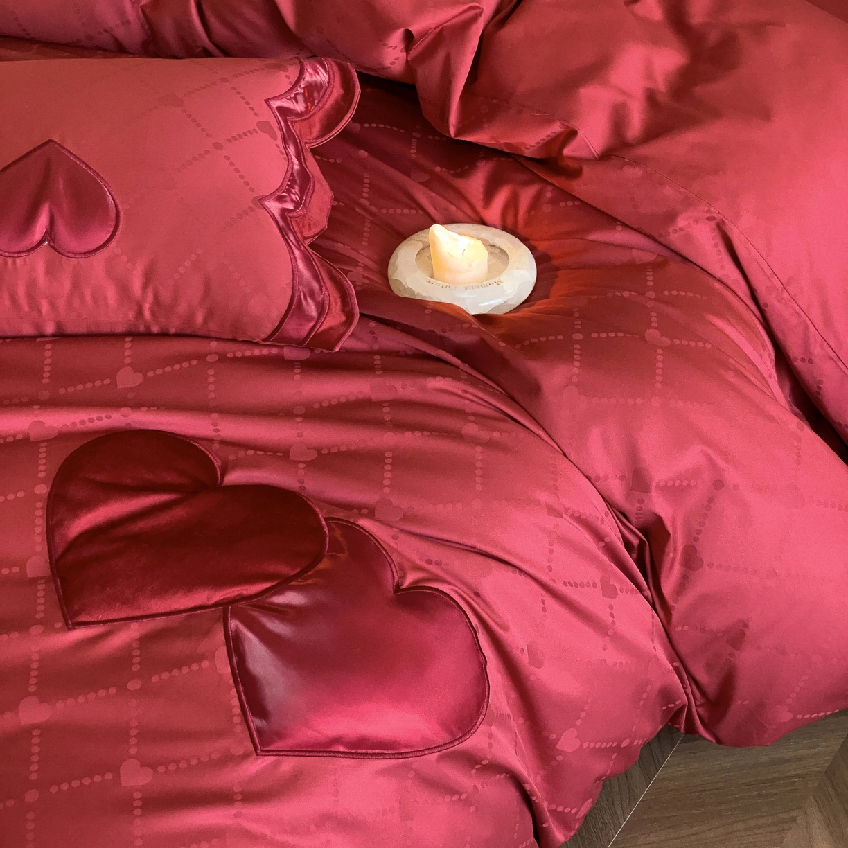 91家纺网 家纺一手货源 找家纺 （总）星野 2025新款婚庆澳棉提花贴布绣四件套怦然心动系列