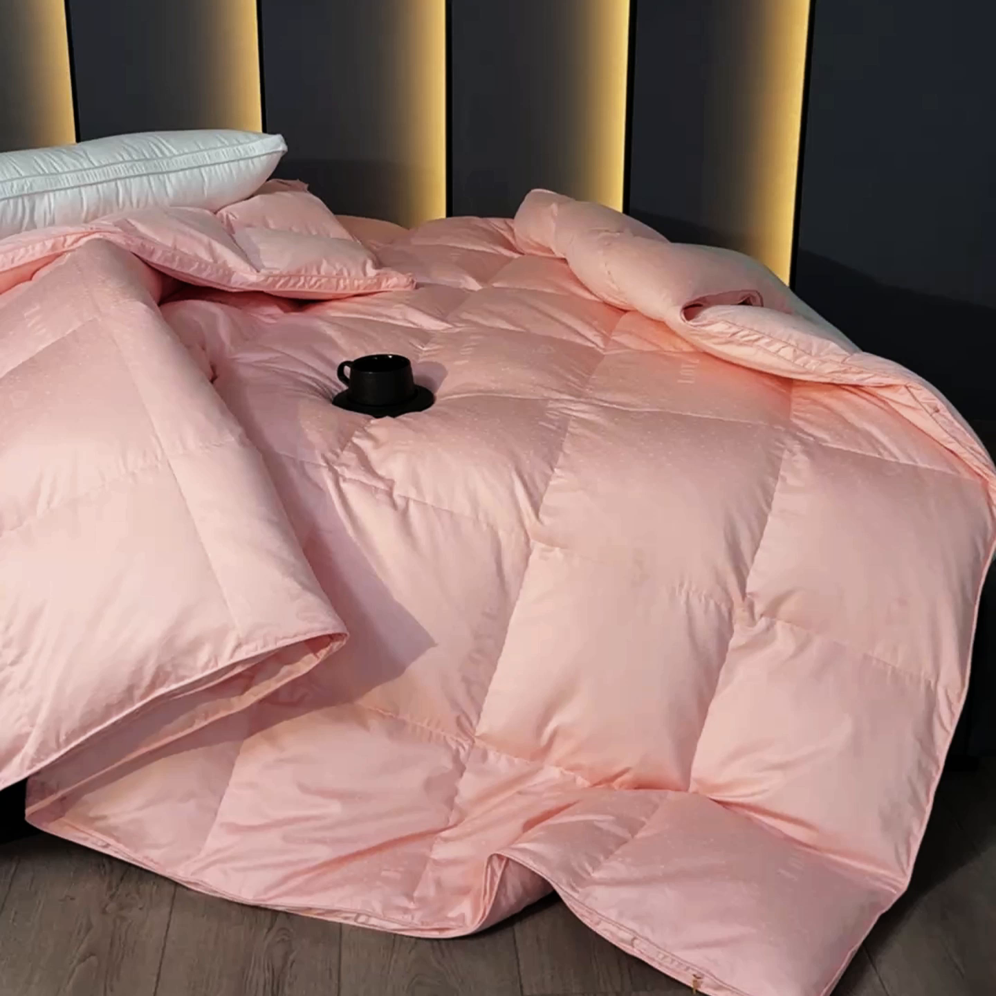 91家纺网 家纺一手货源 找家纺 华盛 2025新款1长绒棉全棉高端提花羽绒被羽绒被壳-LOVE系列 爱心提花粉玉